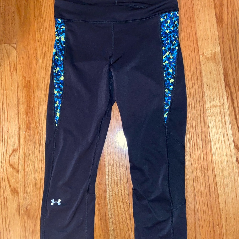 Under Armour black & blue green capri leggings
